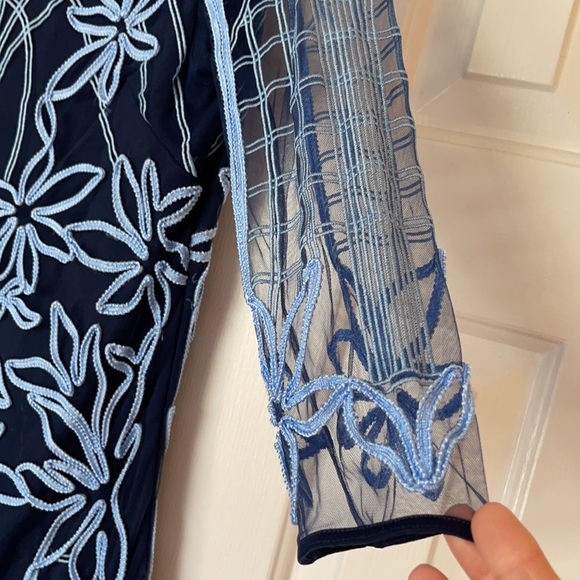 BELLE BADGLEY MISCHKA Women's Blue Sheath Dress with Baby blue Applique Size 8 - Picture 4 of 15